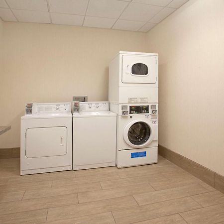 Hilton Garden Inn Fort Collins Kültér fotó