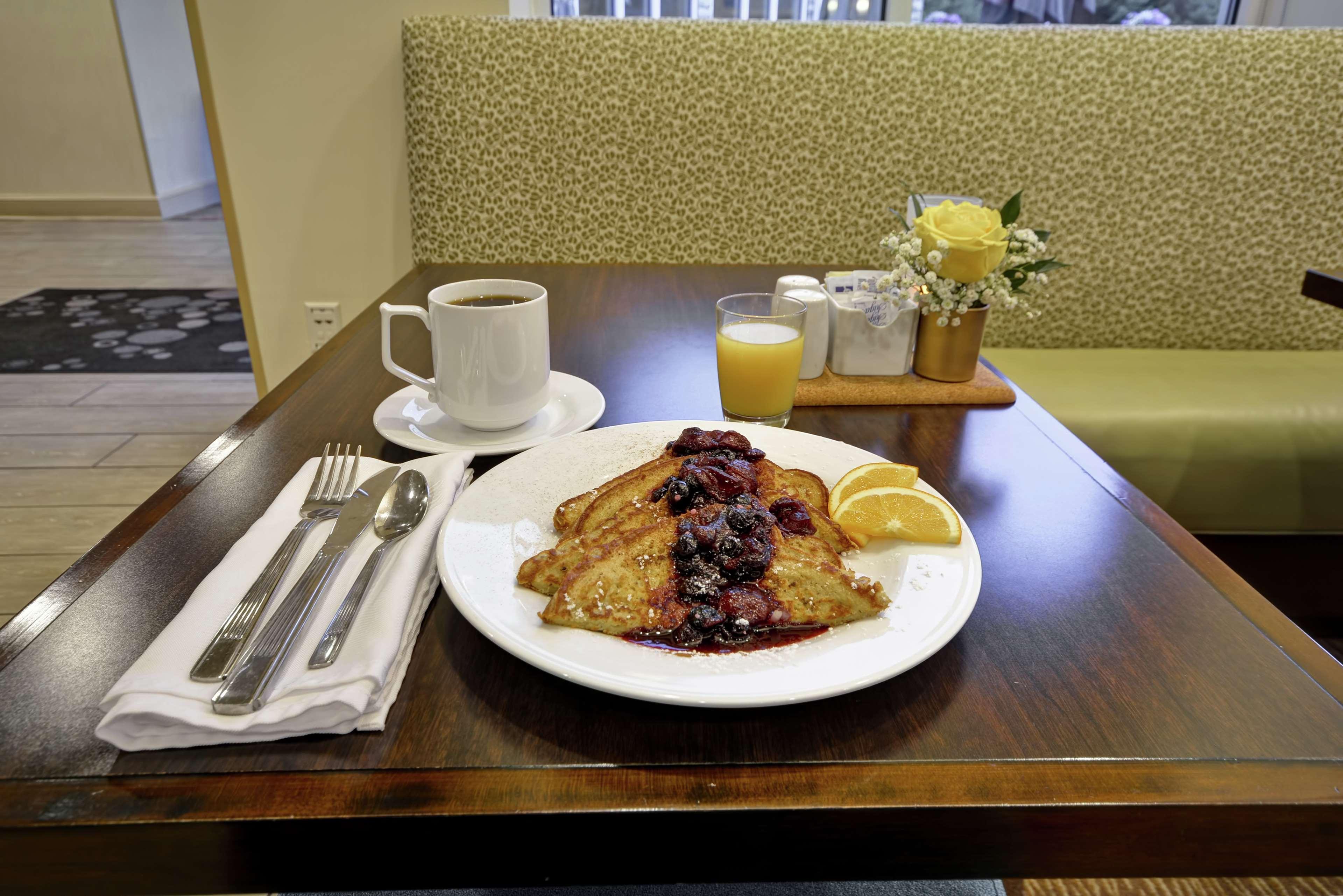 Hilton Garden Inn Fort Collins Kültér fotó