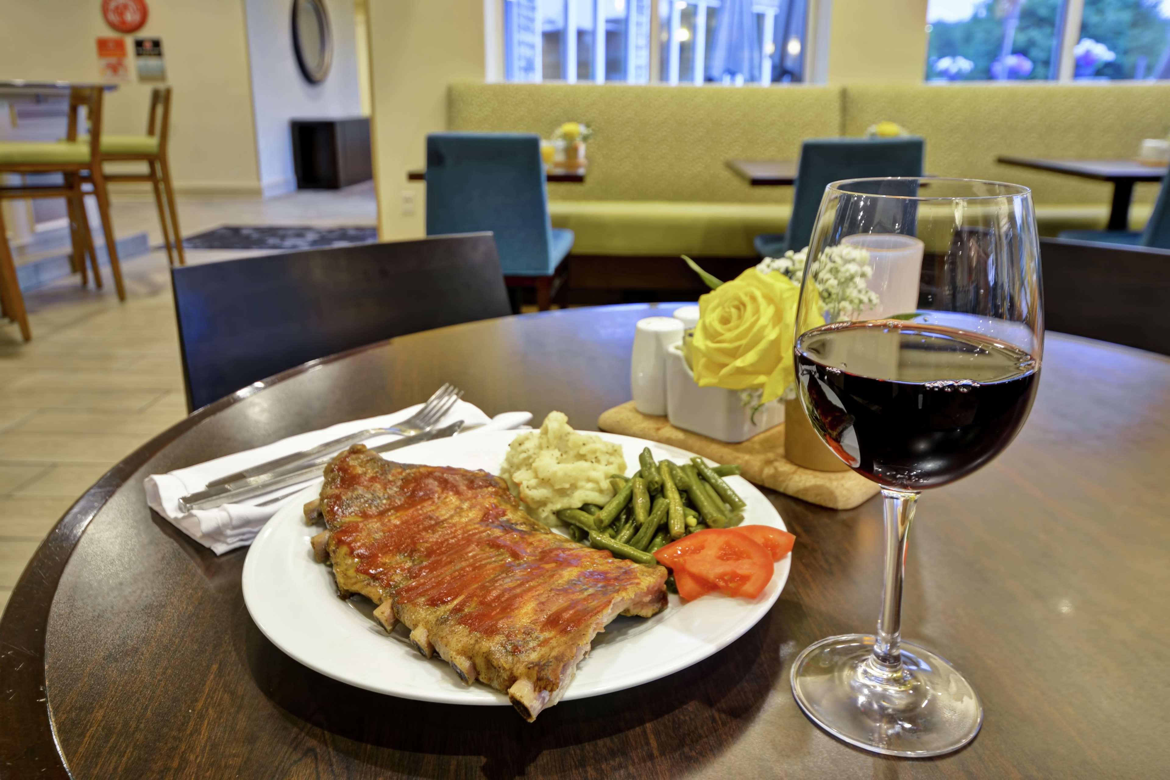 Hilton Garden Inn Fort Collins Kültér fotó