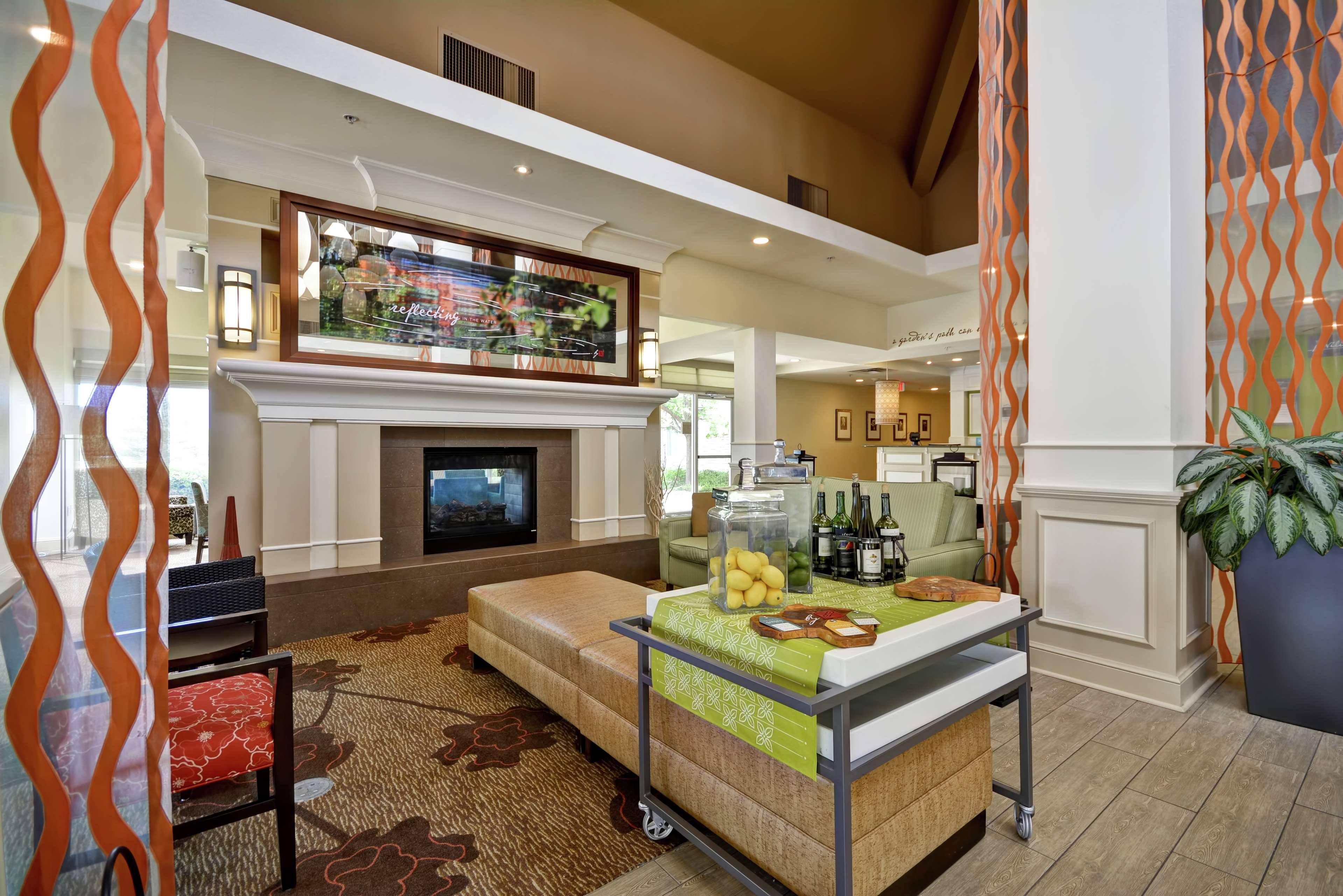 Hilton Garden Inn Fort Collins Kültér fotó